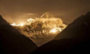 Siegerfoto PR-Bild Award 2016 in der Kategorie Tourismus "13 Sterne am Gipfel - Bietschhorn" eingereicht von Lightandsummits, Fotograf: Marcel Grichting. Honorarfreie Nutzung dieses Fotos nur in Zusammenhang mit Berichterstattung zum PR-Bild Award.